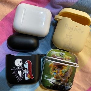 Apple AirPods with 3 cases excellent condition